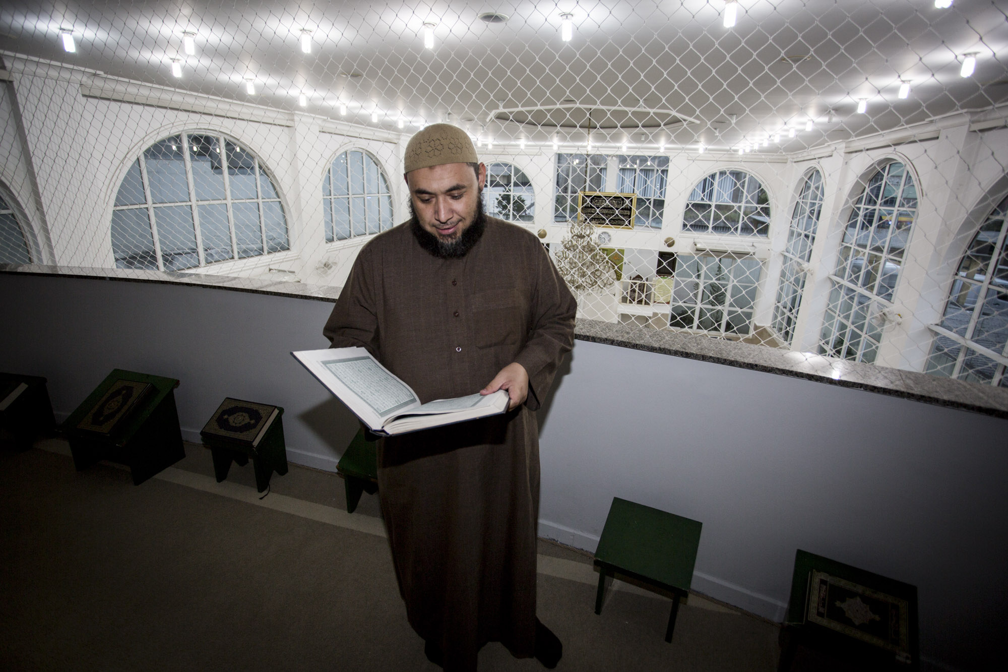 Sheik atrai brasileiros para islamismo com ‘zoeira’, redes sociais e discurso de tolerância