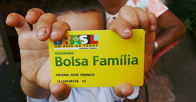 Dilma diz que não vai reduzir o Bolsa Família