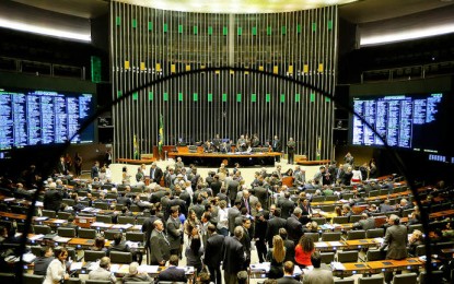 VOCÊ OPINA: Site do Senado realiza enquete sobre PEC que prevê redução no número de deputados e senadores
