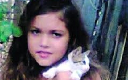 UM CRIME REVOLTANTE: Menina de 11 anos é encontrada morta em matagal com corpo carbonizado