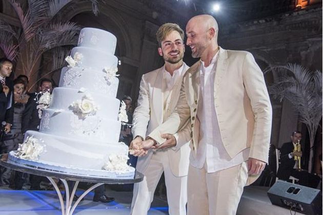 CASAMENTO GAY DO ANO: Paulo Gustavo divulga foto do casamento com Thales Bretas