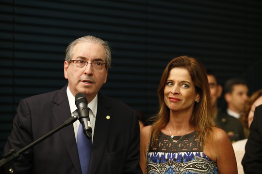 Cunha teme a prisão de mulher e filha, diz jornal