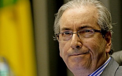 Após 314 dias de processo, Câmara cassa mandato de Cunha por 450 a 10 votos