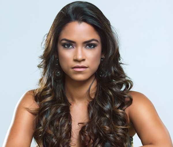 Lucy Alves leva prêmio de atriz revelação por Velho Chico