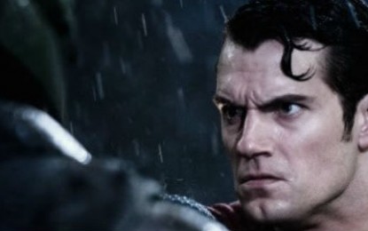 Batman vs Superman – A Origem da Justiça | Henry Cavill diz que Homem-Morcego tira vantagem do Superman