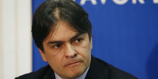 MPF notifica Cássio Cunha Lima por empregar parentes no Senado
