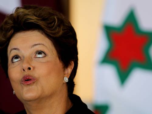 “Querem que o céu caia sobre minha cabeça”, diz Dilma