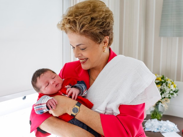 POLÊMICA- Após xingar Chico Buarque, jornalista ‘amaldiçoa’ neto recém-nascido de Dilma