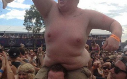 Homem perde 44 kg após foto sem camisa viralizar