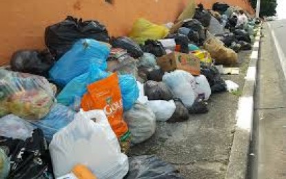 VEJA VÍDEOS– A CIDADE DO CONDE FEDE: Ex-prefeito denuncia que a cidade do Conde é canteiro de lixo