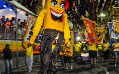 Picolé de Manga suspende desfile no Folia de Rua 2016