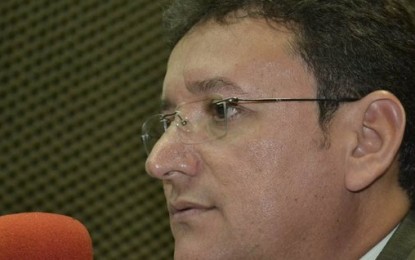 BAIXARIA NAS REDES: Procurador insinua que Dep. Federal paraibano é “veado e vive contemplano peitorais de homens em academias”