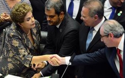 Em abertura do ano legislativo, Dilma conversa com Renan e evita Cunha
