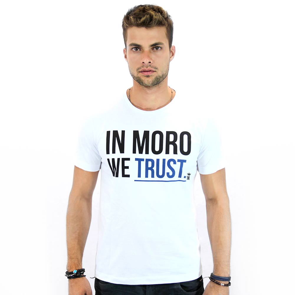 Grife lança camisa com frase em apoio ao juiz Sérgio Moro “In Moro we trust”