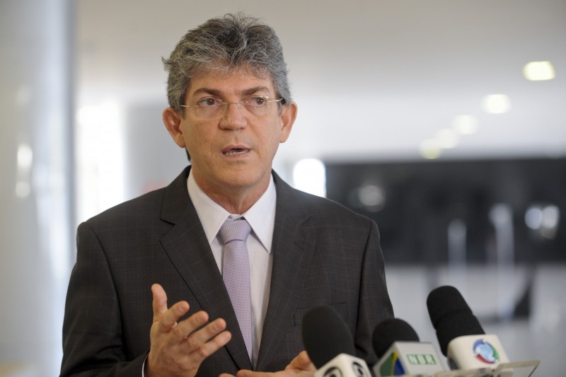 Governador Ricardo Coutinho entrega reforma de mais duas escolas em João Pessoa