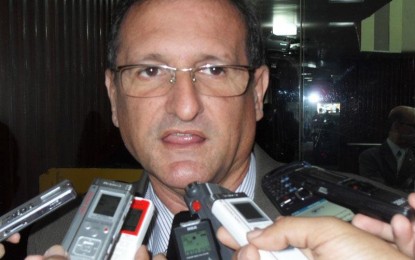 Líder do governo na ALPB defende coloca nome de João Azevedo para governador