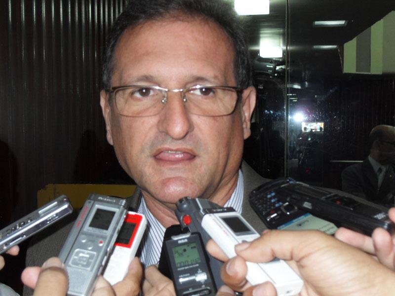 Líder do governo na ALPB defende coloca nome de João Azevedo para governador