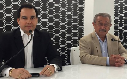 Senador Maranhão diz que os cargos do PMDB estão a disposição do governador Ricardo