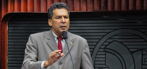 Ricardo Barbosa anuncia que não será candidato a prefeito de Cabedelo