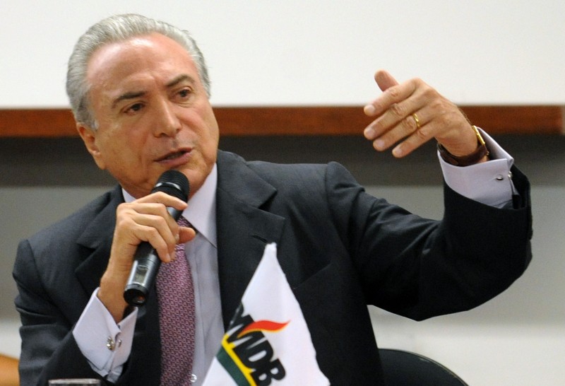 LICENÇA: Temer confirma afastamento da presidência do PMDB