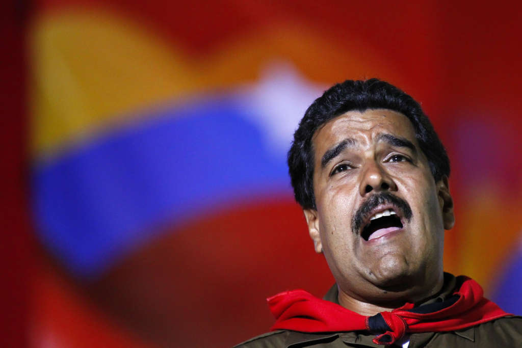 Maduro faz provocação política-militar e bota caças na fronteira com o Brasil