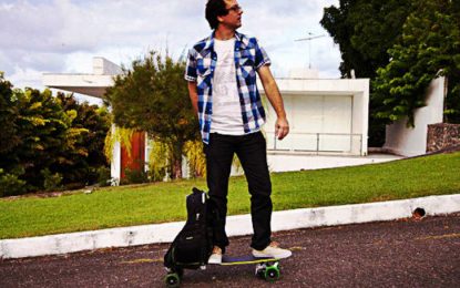 VEJA VÍDEO – Brasileiros criam mochila-skate