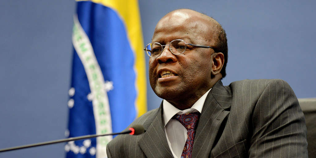 Joaquim Barbosa aponta saída da crise: ‘Dois ilustres brasileiros teriam que renunciar’