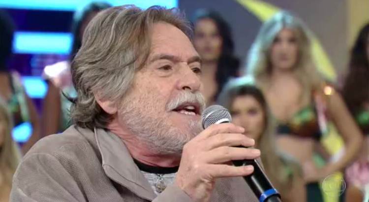 VEJA VÍDEO – Ator Jose de Abreu diz no Faustão que não se arrepende de reagir com cuspe à provocação