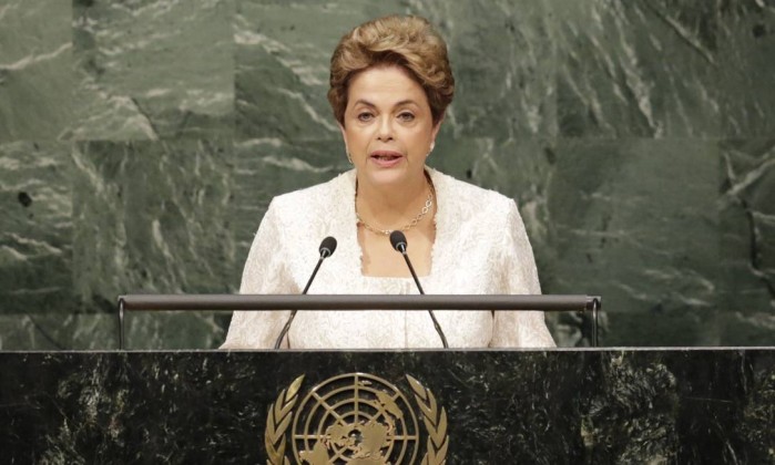 Dilma é intimada e já é considerada presidente afastada