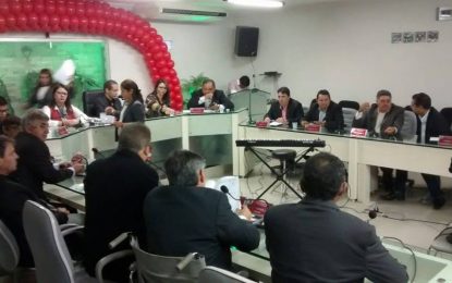 Vereadores de Guarabira vetam reajuste salarial de prefeito