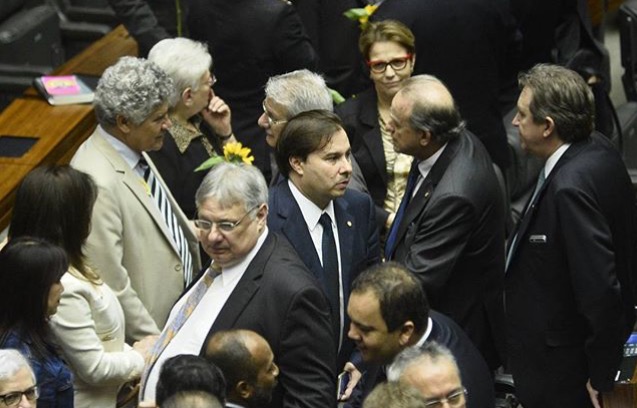 Rodrigo Maia vai presidir a Câmara dos Deputados até fevereiro