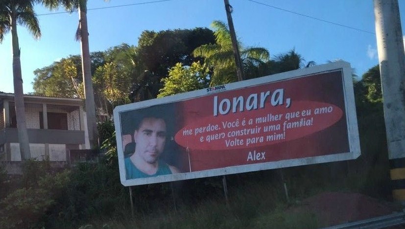 Rapaz usa outdoor para pedir volta da ex-namorada em João Pessoa