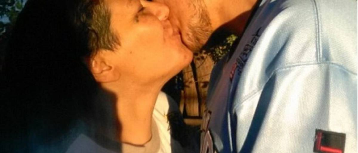 Mãe e filho se apaixonam e brigam na Justiça para manter relacionamento