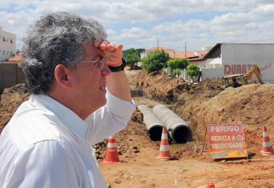 Em homenagem ao aniversário de JP, Ricardo entrega série de obras