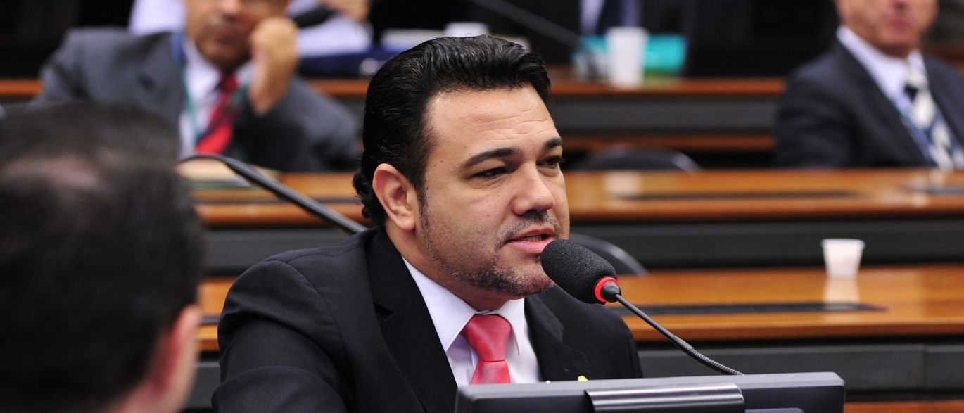 STF abre inquérito para investigar deputado Marco Feliciano