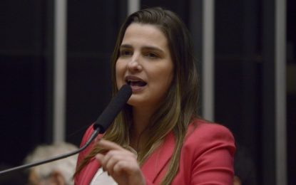 Clarissa Garotinho é expulsa do PR por votar contra PEC dos gastos