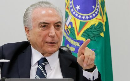 Senadores vão protocolar pedido de Impeachment de Temer na próxima semana