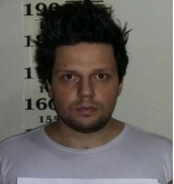 Vaza foto do cantor sertanejo Thiago Servo no momento da prisão