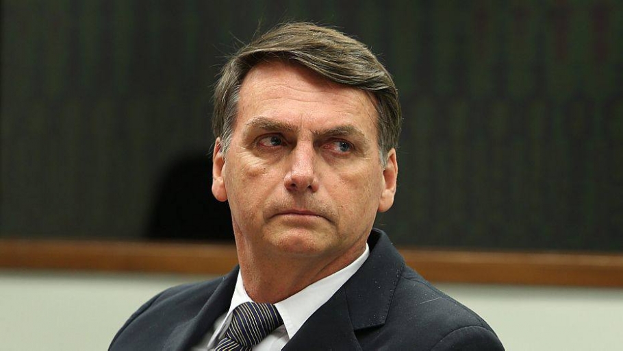 Bolsonaro critica comoção com massacre em Manaus e quer prioridade à morte de PMs