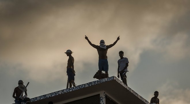 Detentos ficarão em contêineres no presídio de Alcaçuz