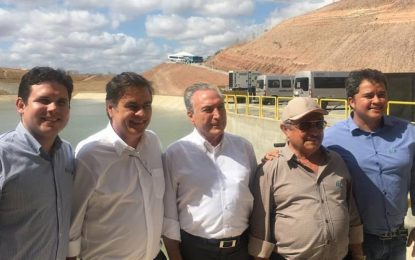 VISITA DE TEMER: Presidente visita obras da transposição do Rio São Francisco ao lado de paraibanos