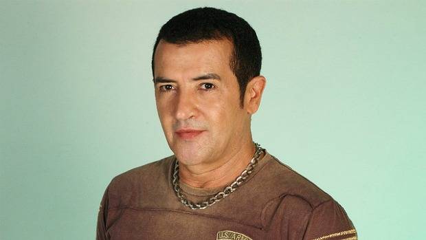 Cantor Beto Barbosa é algemado e preso em Fortaleza – VEJA VÍDEO