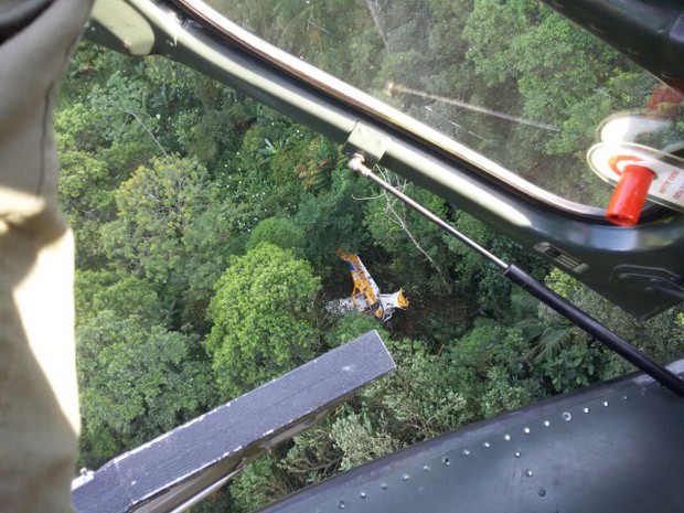 Avião cai entre Santa Catarina e Paraná na manhã desta quinta