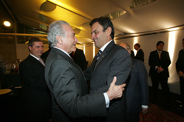 Temer e Aécio conversam no Alvorada sobre vaga deixada por Serra