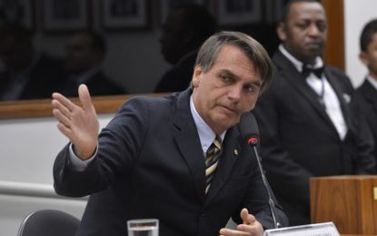 VEJA VÍDEOS – Jair Bolsonaro fica ‘no vácuo’ ao tentar cumprimentar Sérgio Moro em aeroporto