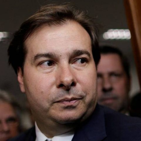 Rodrigo Maia prevê aprovação da terceirização total até quarta-feira