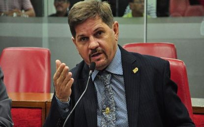 Sérgio da Sac colhe assinaturas para mudança de lei que permite retorno dele à CMJP