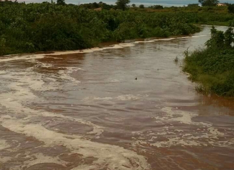 Açude em Cachoeira de Itaporanga fica cheio após chuvas deste final de semana