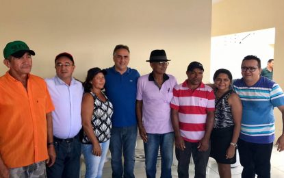 Cartaxo se encontra com agricultores do projeto Cecaf em Jacaraú