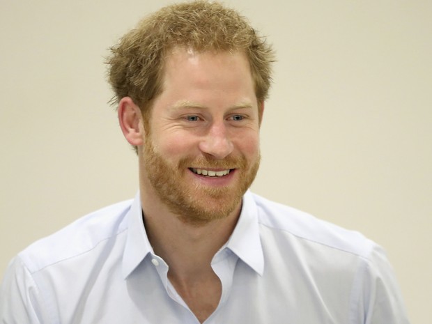 Príncipe Harry revela ter vivido ‘caos total’ após a morte da mãe